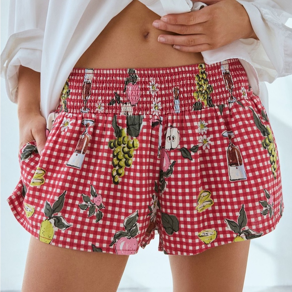 Kimchi Blue Caroline Smocked Waistband Linen-Blend Short